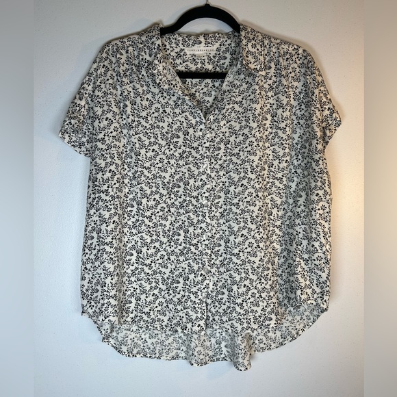 Jane and Delancey Black and Cream Floral Button Down Short Sleeve Shirt. Size L. - Picture 1 of 8